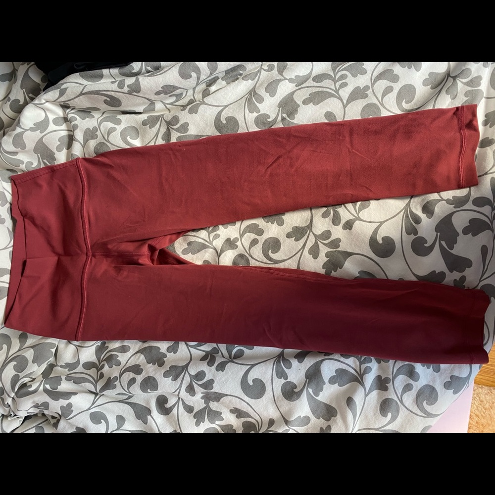 Lululemon Align Crop 21” in Chianti